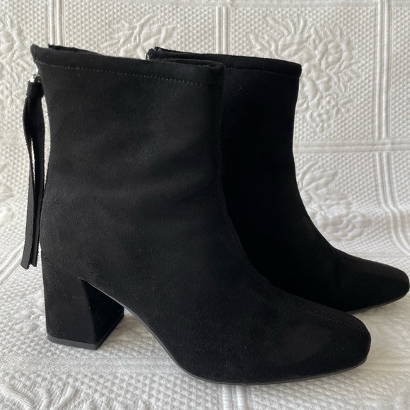 Delicious Faux Suede Square Toe Block Heel Ankle Boots Black 5.5 - Picture 6 of 13